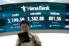 Asian shares mostly finish higher although worries continue over Trump’s tariffs