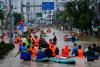 Vietnam: search for missing as floods leave 55 Dead