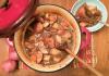 Two-chile-pod beef stew