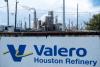 Analysis-Venezuelan oil would boost US refiners, hurt Canadian producers 