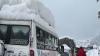 Heavy snowfall in Manali blocks highways, hundreds of tourists stranded