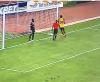 Petro Luanda player misses penalty after kicking away goalkeeper’s towel