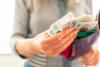 How to invest in the UK stock market to target a 10% annual yield