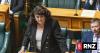 Government shifts more responsibility for refugees to community organisations
