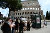 In the savage Roman heat, Italians are cooler than tourists