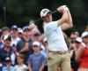 Viktor Hovland birdies 18 to overtake Scottie Scheffler at Travelers