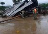Mayor asks for resignations of officials; Death toll rises in Zamora Chinchipe flood; Bodies of quake victims return home; Gov’t warns of high fire risk