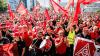 “Work more for the same money”—33,000 Mercedes-Benz employees protest in Germany