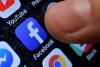 Overnight social media curfew announced for older teens in Britain