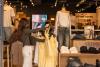 US retail sales rise modestly