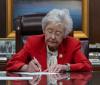 Gov. Kay Ivey launches commission to study screen use in Alabama classrooms