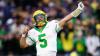Oregon Ducks tight end reveals unique (and smelly) way quarterback Dante Moore bonds with teammates