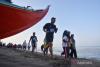 Barefoot race draws 2,000 runners to Indonesia's West Sumatra