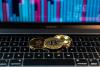 Bitcoin forming market bottom, says Bitwise CIO. Next bull market driven by tokenization, DeFi and institutional adoption. He estimates BTC to reach $250-400K and it is on the way to $1 million in long-term.