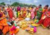 Despite Dry Cauvery, People Refuse to Give up Aadi Perukku Rituals