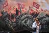 Iran threatens to hit Gulf states if US launches new strikes