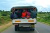 Upplevelsen av chicken road i Kambodja och Laos för den äventyrslystne motorcyklisten
