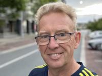 Australian politician admits texting 'my job is boring' during meeting