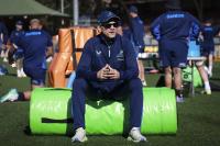 Australia coach Kiss gives Japan starts to Ross, Amatosero