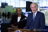 U.S. senator reintroduces bill to expedite humanitarian aid to N. Koreans