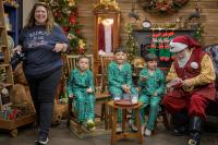 Christmas all year: A Springfield woman dedicates her career to photographing Santa Claus