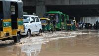 Delhi-NCR receives early morning rain, IMD red alert in parts of city, orange warning in Noida