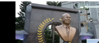 Mahama unveils cenotaph in honour of late Omane Boamah
