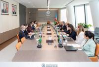 Azerbaijan, US explore global economy trends