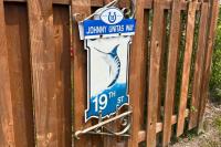 Ocean City signs auction lets beach lovers bring home a piece of history
