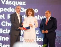 Abinader awards 1,500 international scholarships to study abroad