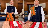 Buy handloom products, share their videos: PM Modi to people