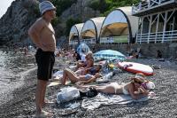 Ukraine’s Strikes Bring Blackouts, Fuel Shortages and ‘Road of Death’ to Occupied Crimea