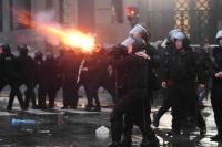 Police in Argentina use tear gas to stop protesters