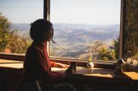 When Too Much Parenting Advice Becomes the Problem – and What Parents Need