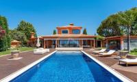 Algarve crowned top overseas spot for Britons searching for a home - here's five properties available for all budgets