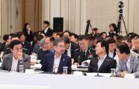 Unification, Foreign Ministries Clash Over Inter-Korean Approach