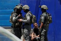Israeli army demolishes shops, tightens restrictions near Qalandia refugee camp amid ongoing raids