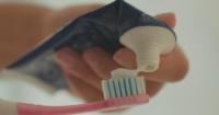 Flood of plastic toothpaste tubes in landfills prompts alternative, zero-waste solutions