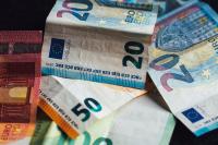 The Last Year for Cash? EU is Cutting Limits Next Year