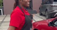 Watch: “It’s lunchtime, I’ll give you a discount” — Hilda Baci steps out of restaurant to attract customers in viral video