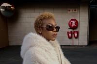 Elaine debuts a blonde haircut, and it’s the first sign of a brand new music era
