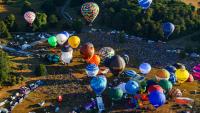 UK’s biggest FREE balloon fiesta kicks off with over 100 hot air balloons and magical Nightglows