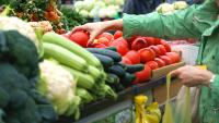 Georgia market turns farmers' leftovers into fresh food for families
