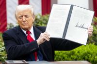 Trump Signs Orders Targeting Birth Tourism, Limiting Birthright Citizenship