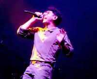 Israeli singer, IDF reservist brings message of unity to Great Neck