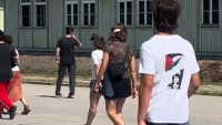 Teen wears pro-Palestinian shirt at Mauthausen