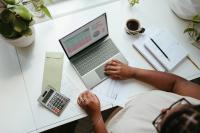 What Redditch Shop Owners Should Know About Modern Business Finance