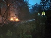 Military helicopter, Serbian Armed Forces personnel join firefighting efforts in Deliblato