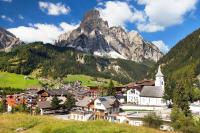 I’ve Lived in Italy for 20+ Years and This Is My Favorite Mountain Town—With Alpine Charm and Stunning Dolomite Views