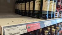 Premier says it's up to Quebec — and Quebec alone  — when U.S. booze returns to its shelves